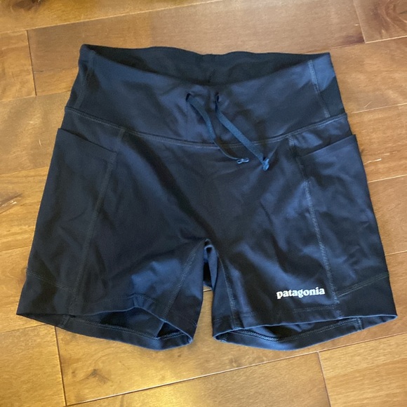 Women's Endless Run Shorts 4” - Picture 2 of 5